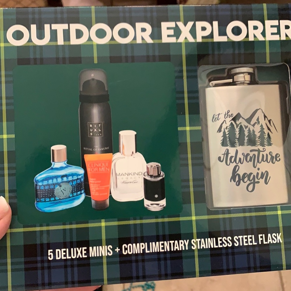 Macy’s Outdoor Explorer Gift Set